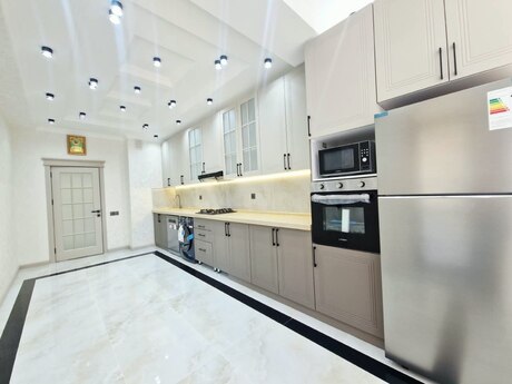 Qara Qarayevdə 3 otaqlı yeni tikili mənzil satılır, 130 m², 425 000 AZN, şəkil 2 / 12