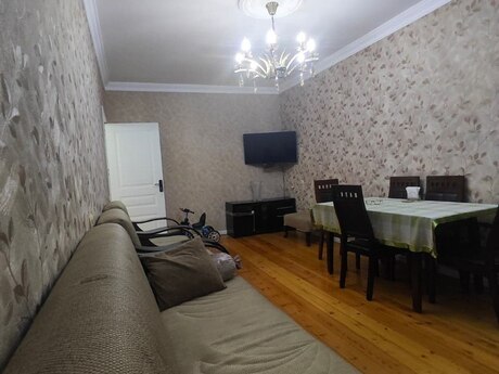 4 otaqlı mənzil, 90 m², Bakıxanov: 215 000 ₼ 2