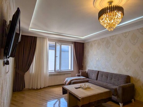 Kirayə 3 otaqlı mənzil, 130 m², 8 Noyabr: 1 000 ₼/ay 2