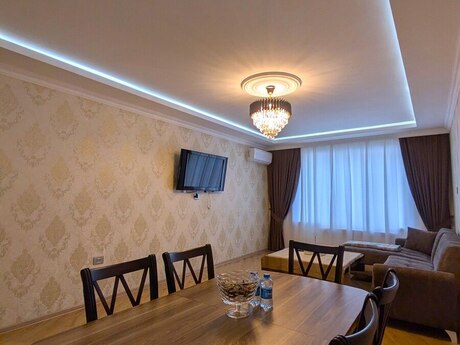 Kirayə 3 otaqlı mənzil, 130 m², 8 Noyabr: 1 000 ₼/ay 4
