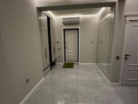 3-room apartment for rent, 115 m², Nizami: 1 800 ₼/mo 4