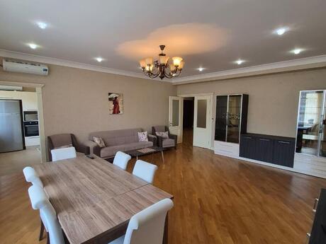 Kirayə 3 otaqlı mənzil, 170 m², 28 May: 1 499 ₼/ay 2