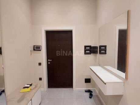 2 otaq · 80 m² · 10/18 mərtəbə, 8 Noyabr