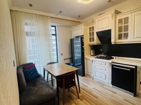 2-room apartment, 99 m², 8 Noyabr: 322 000 ₼ 2