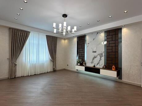 3-комнатная квартира, 135 м², İnşaatçılar: 374 000 ₼ 2