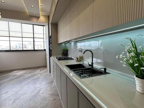 3-комнатная квартира, 135 м², İnşaatçılar: 374 000 ₼ 5