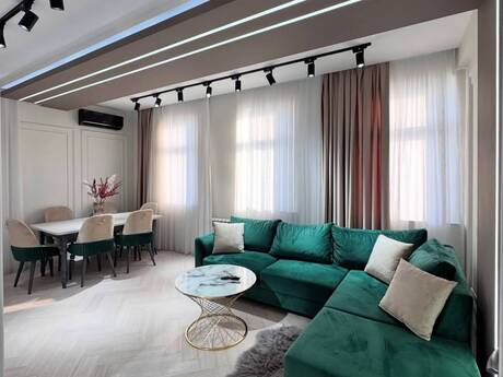3-room apartment for rent, 125 m², Nizami: 2 000 ₼/mo 4
