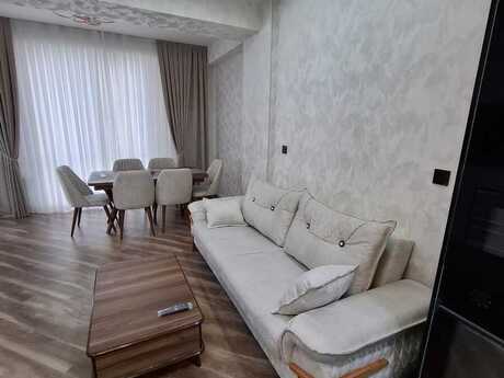 2 otaq · 93 m² · 5/18 mərtəbə, Zümrüd Residence