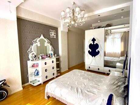 3-комнатная квартира, 130 м², 8-ci mikrorayon: 350 000 ₼ 5