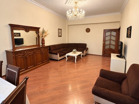 Сдаётся 3-комнатная квартира в новостройке, Nizami, 100 м², 1 000 AZN/мес, фото 2 / 9
