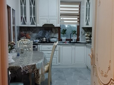 3-room apartment, 100 m², Azadlıq Prospekti: 300 000 ₼ 5