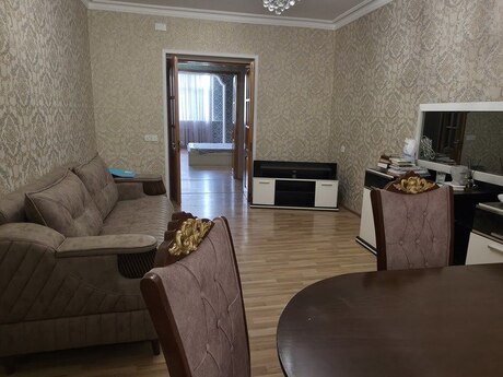 3-room apartment for rent, 80 m², Bakıxanov: 680 ₼/mo 2