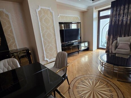 Аренда: 3-комнатная квартира, 150 м², 8 Noyabr: 1 599 ₼/мес 3