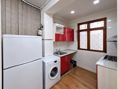 Kirayə 2 otaqlı mənzil, 100 m², İnşaatçılar: 200 ₼/ay 4
