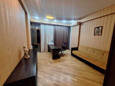 Kirayə 4 otaqlı mənzil, 200 m², 28 May: 1 800 ₼/ay 4