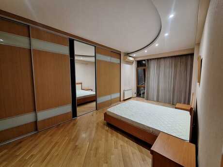 Kirayə 4 otaqlı mənzil, 200 m², 28 May: 1 800 ₼/ay 3