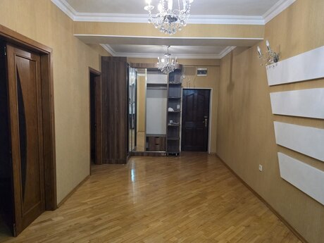 3-room apartment for rent, 126 m², Bakıxanov: 700 ₼/mo 2