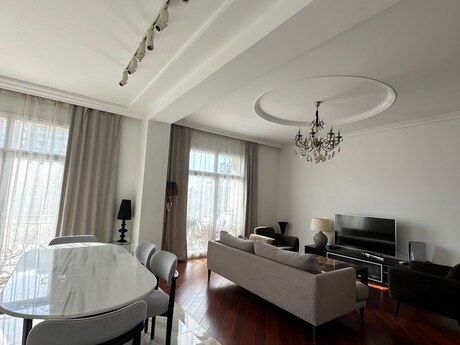 4-комнатная квартира, 141 м², Şah İsmayıl Xətai: 625 000 ₼ 2