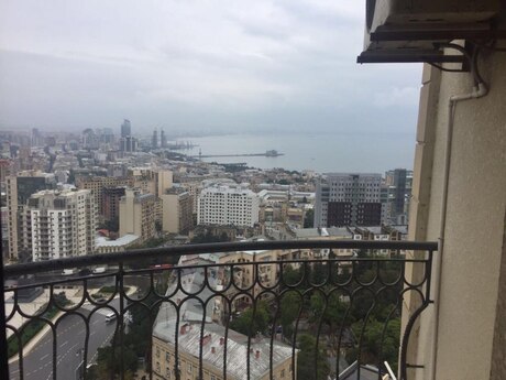 5-room apartment, 300 m², İçəri Şəhər: 700 000 ₼ 2