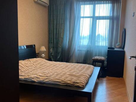 3-room apartment for rent, 120 m², Badamdar: 1 300 ₼/mo 3