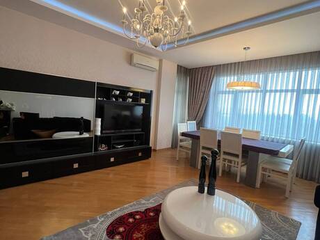 3-room apartment for rent, 120 m², Badamdar: 1 300 ₼/mo 4