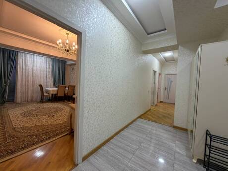 Kirayə 3 otaqlı mənzil, 115 m², 28 May: 1 200 ₼/ay 3