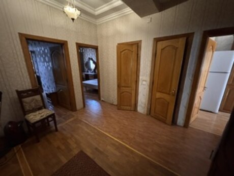 Аренда: 4-комнатная квартира, 100 м², Xutor: 700 ₼/мес 3