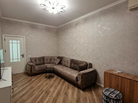 2-room apartment for rent, 70 m², Nəriman Nərimanov: 900 ₼/mo 2