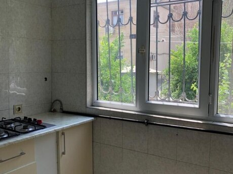 1-room apartment for rent, 40 m², Bakıxanov: 450 ₼/mo 3