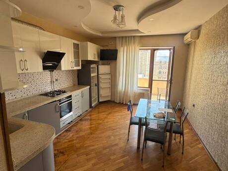 Аренда: 4-комнатная квартира, 180 м², Nizami: 1 299 ₼/мес 5