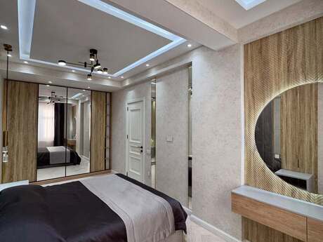 3-room apartment for rent, 125 m², Nizami: 2 100 ₼/mo 4