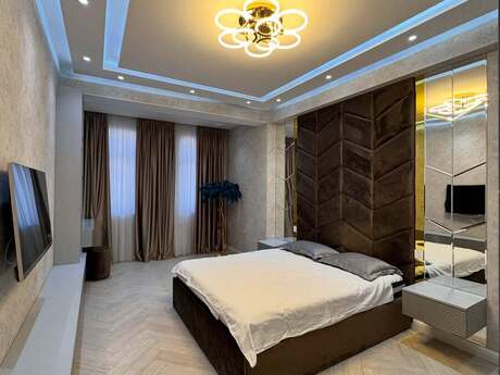 3-room apartment for rent, 125 m², Nizami: 2 100 ₼/mo 5