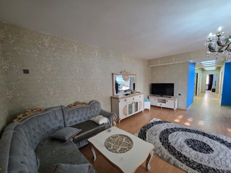 4-room apartment for rent, 165 m², 8-ci mikrorayon: 1 100 ₼/mo 2