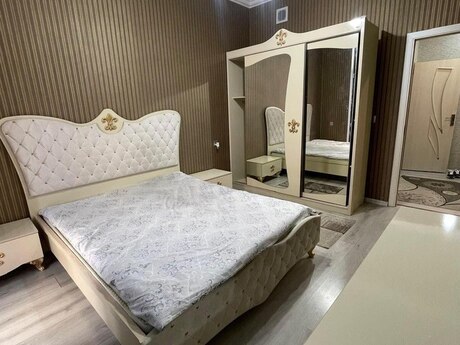 1-room apartment for rent, 50 m², 28 May: 830 ₼/mo 3