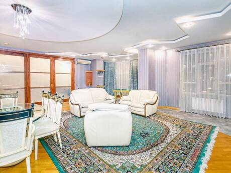Kirayə 3 otaqlı mənzil, 180 m², 28 May: 1 800 ₼/ay 4