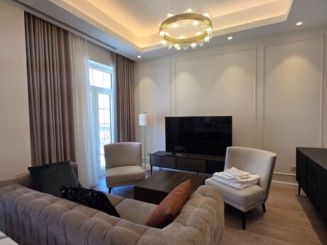 3-room apartment for rent, 93 m², Knightsbridge Residence White City: 2 600 ₼/mo 2