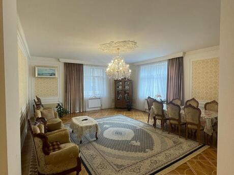 4 otaqlı mənzil, 200 m², Elmlər Akademiyası: 600 000 ₼ 2