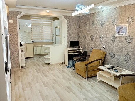 Объявление №6481753 - Баку, м. Иншаатчылар, 3-комн., 55 м², 2/5 этаж