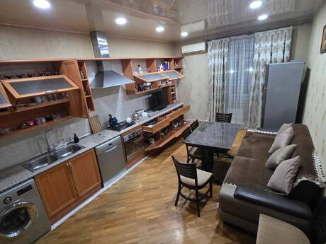 Elan №6481765 - Bakı, Nizami m., 2 otaqlı, 90 m², 19/21 mərtəbə