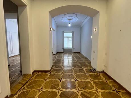 4-room apartment, 110 m², Sahil: 620 000 ₼ 2