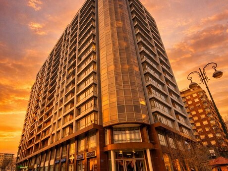 Elan №6481847 - Bakı, 28 May m., 3 otaqlı, 138 m², 13/17 mərtəbə