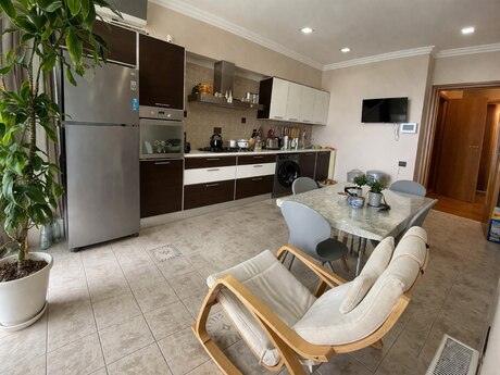 3 otaqlı mənzil, 138 m², 28 May: 415 000 ₼ 5
