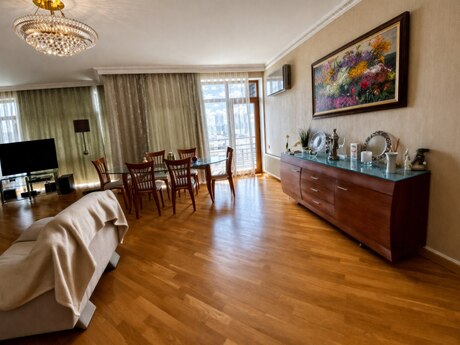 3 otaqlı mənzil, 138 m², 28 May: 415 000 ₼ 3