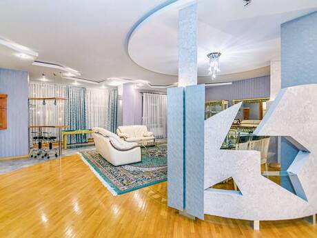 Аренда: 3-комнатная квартира, 181 м², 28 May: 1 800 ₼/мес 3