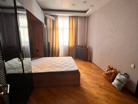 3-room apartment for rent, 120 m², Qara Qarayev: 1 099 ₼/mo 3