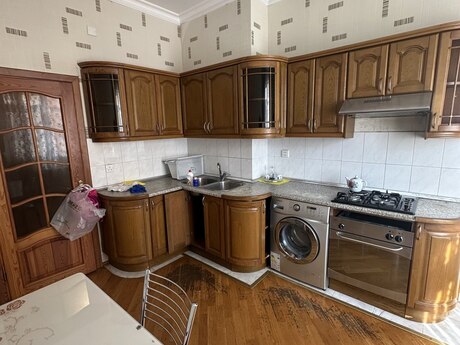 Kirayə 2 otaqlı mənzil, 100 m², İnşaatçılar: 800 ₼/ay 3