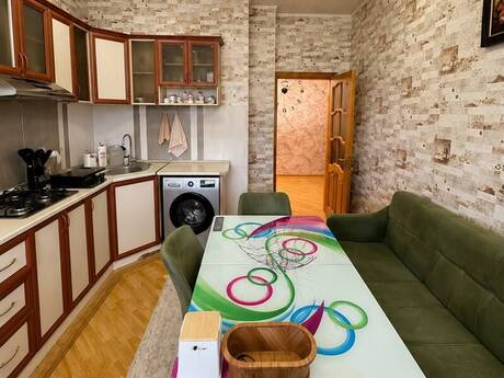 4-комнатная квартира, 130 м², İnşaatçılar: 300 000 ₼ 4