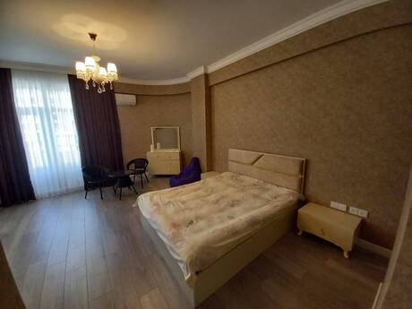 3-room apartment for rent, 176 m², Nəriman Nərimanov: 1 500 ₼/mo 4