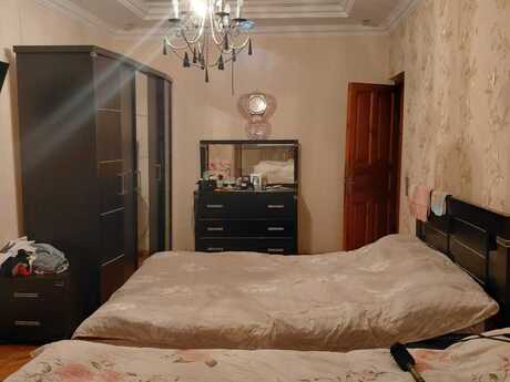 4-room apartment, 130 m², Azadlıq Prospekti: 270 000 ₼ 2