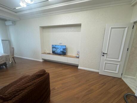 3-room apartment for rent, 115 m², Xəzər Residence: 1 500 ₼/mo 2